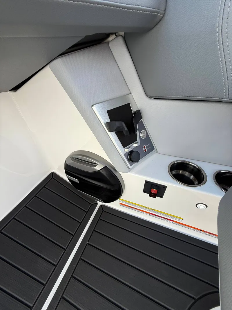 Slide: The Image of MasterCraft XT24 2026 - 31