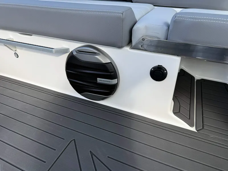 Slide: The Image of MasterCraft XT24 2026 - 37