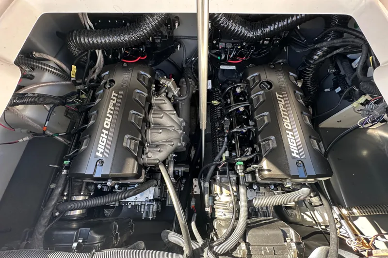 Slide: The Image of 2023 Yamaha Boats 252 FSH Sport high output engines in engine compartment. - 47