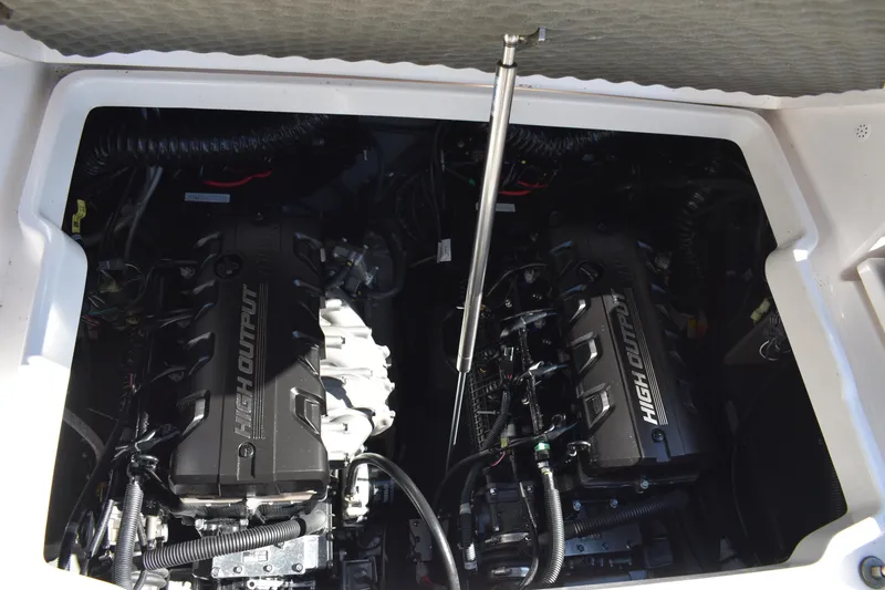 Slide: The Image of 2023 Yamaha Boats 252 FSH Sport deck with seating and cup holders. - 51