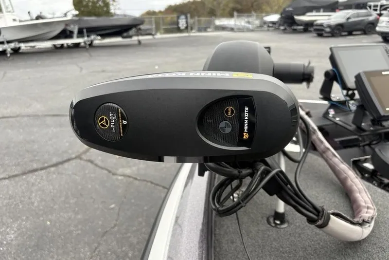 Slide: The Image of Minn Kota i-Pilot system on 2021 Skeeter ZXR20 boat, featuring advanced navigation technology. - 11