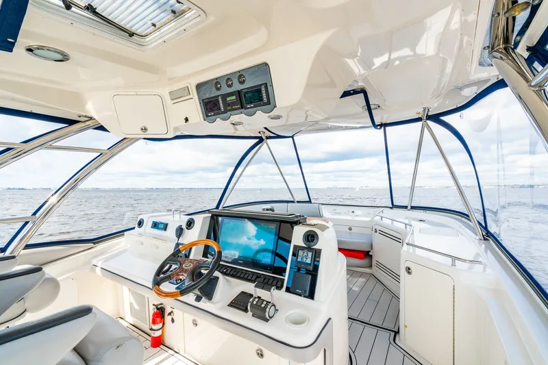 Slide: The Image of Sea Ray 58 Sedan Bridge 2006 - 21