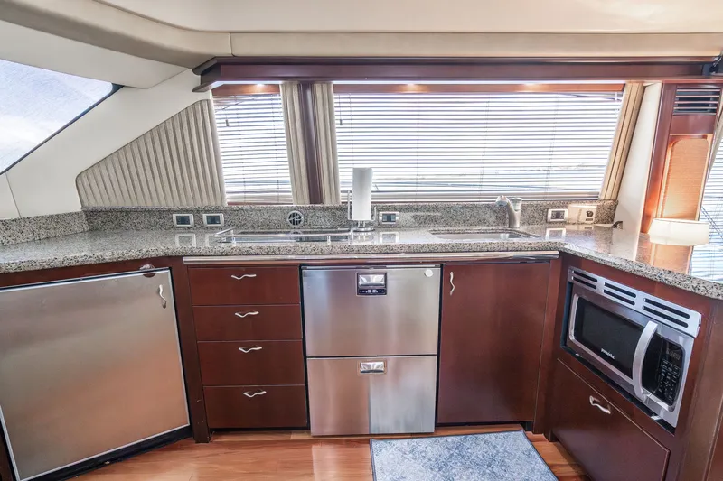 Slide: The Image of Sea Ray 58 Sedan Bridge 2006 - 42