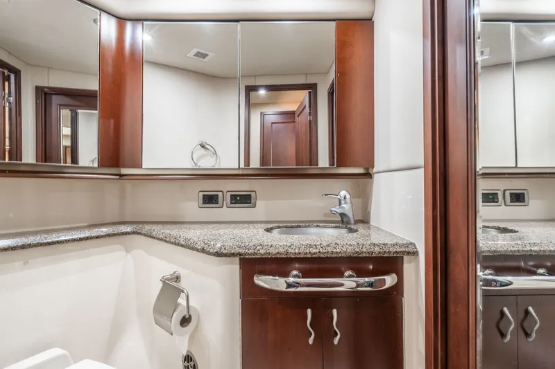 Slide: The Image of Sea Ray 58 Sedan Bridge 2006 - 52