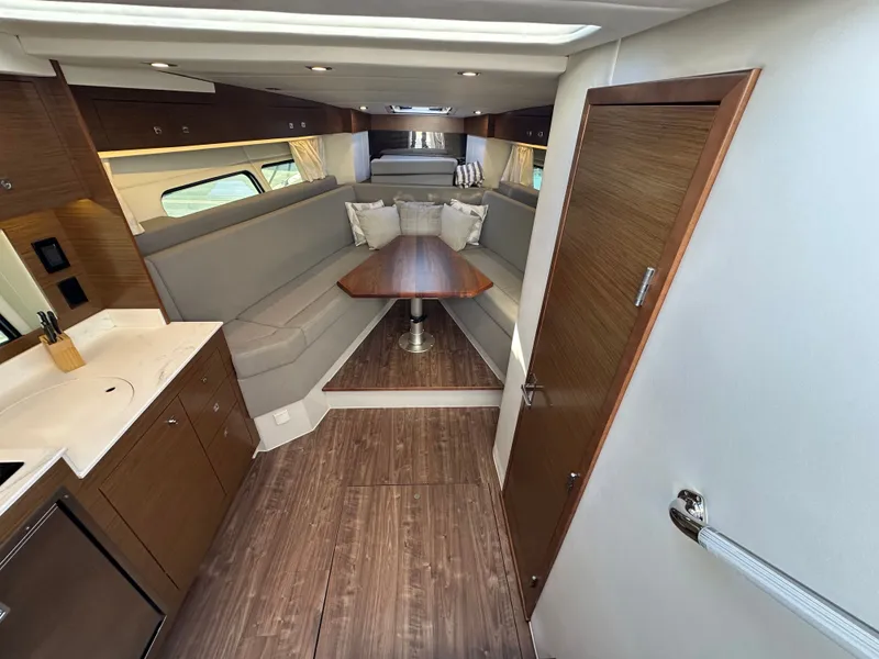 Slide: The Image of cabin with wood floors - 10