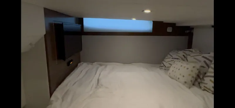 Slide: The Image of Cruisers 39 Express Coupe 2021 - 21