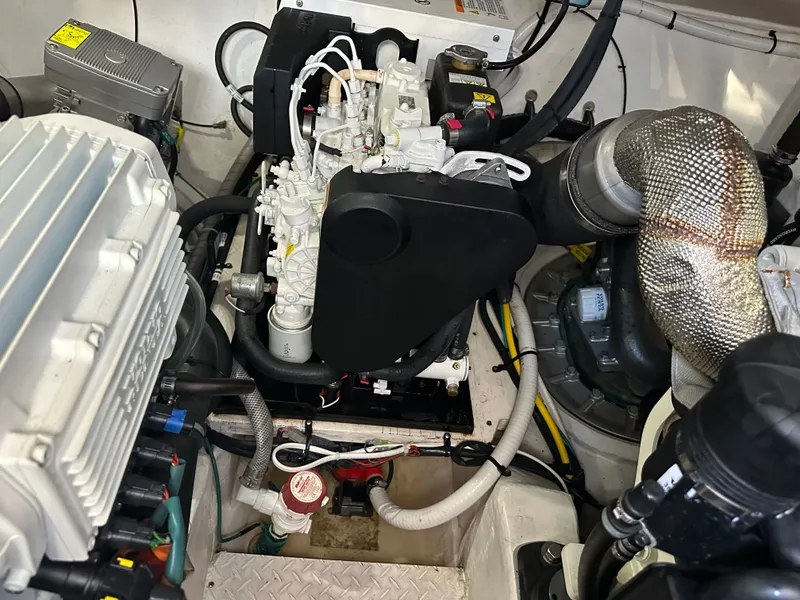 Slide: The Image of Cummins / Onan Generator 9KW - 28