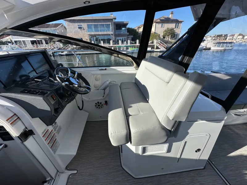 Slide: The Image of Captains chair - 39