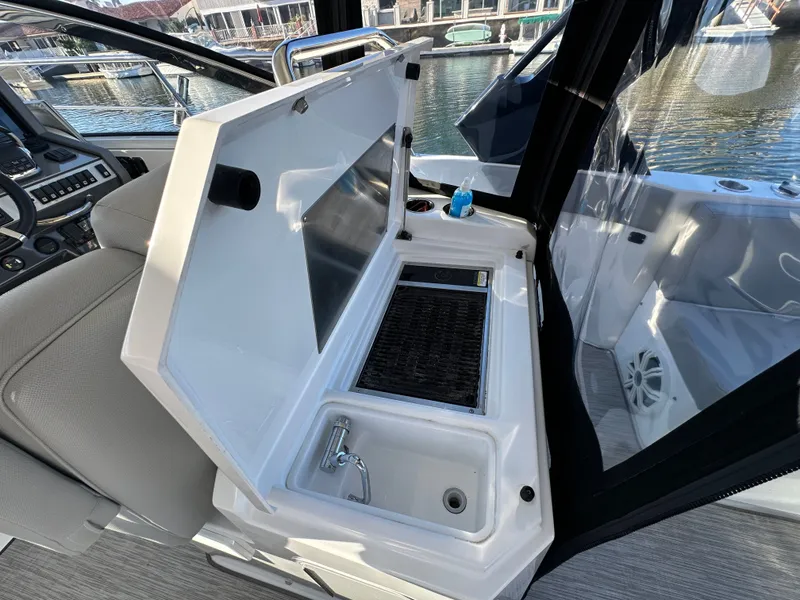 Slide: The Image of Cockpit Kenyon Grill and sink with cover - 40