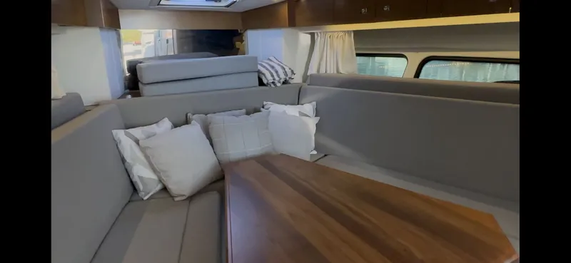 Slide: The Image of Cruisers 39 Express Coupe 2021 - 9