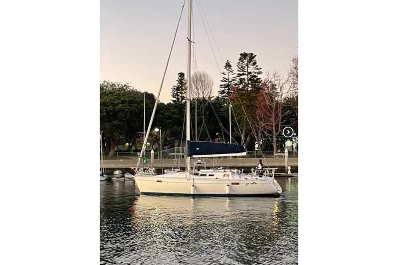 Slide: The Image of Anchor chain and ropes on a 1992 Beneteau Oceanis 350 sailboat deck. - 17