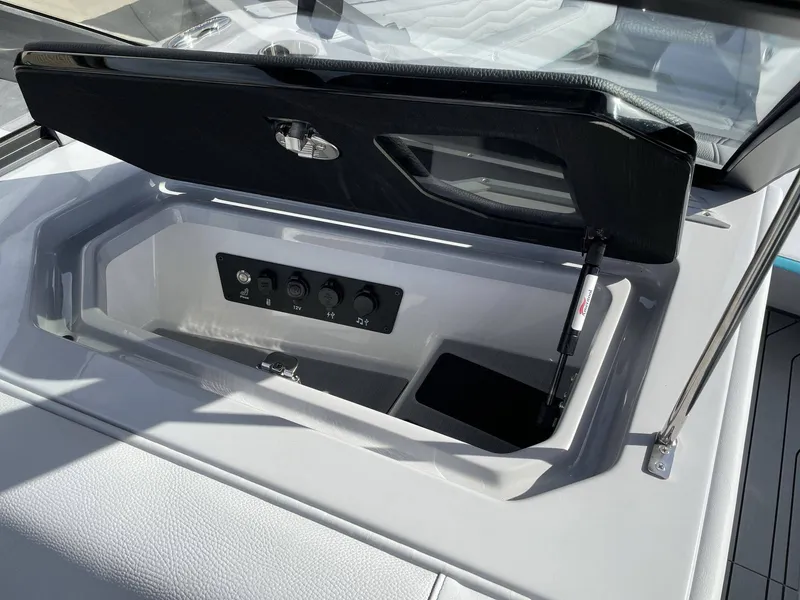 Slide: The Image of Nautique G23 2026 - 25