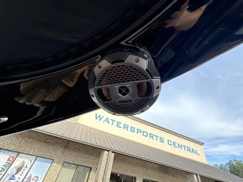 Slide: The Image of Crest Continental Limited 260 SLC Twin 2026 - 21