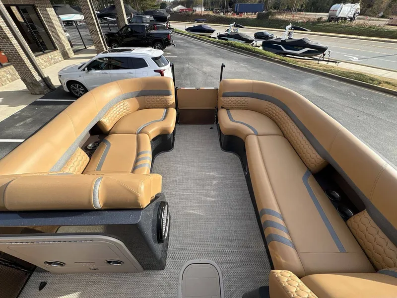 Slide: The Image of Crest Continental Limited 260 SLC Twin 2026 - 25