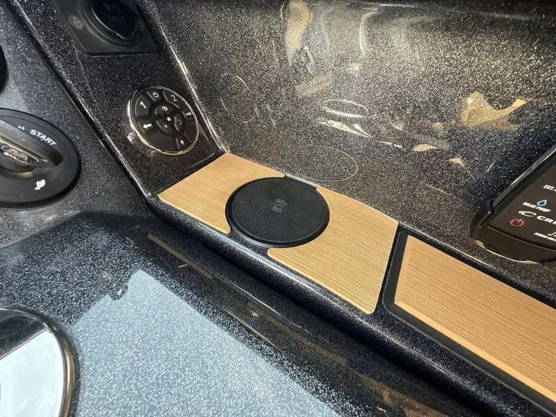 Slide: The Image of Crest Continental Limited 260 SLC Twin 2026 - 34