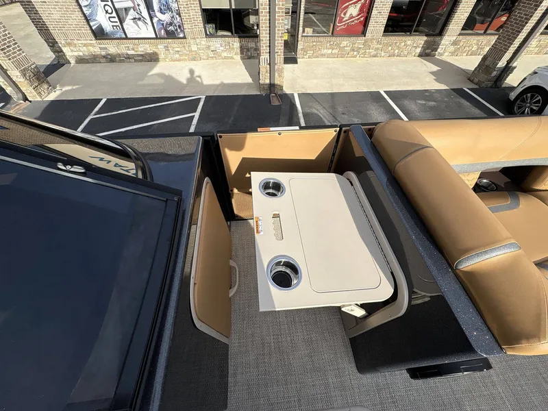 Slide: The Image of Crest Continental Limited 260 SLC Twin 2026 - 37