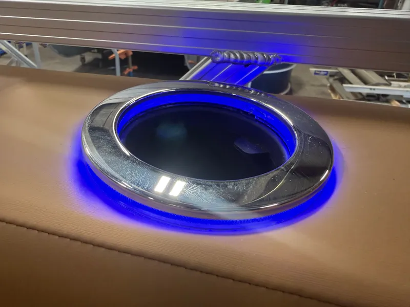 Slide: The Image of Tahoe LTZ 2385 Swingback (VRB) Tritoon & Honda 4-Stroke EFI 2026 - 26