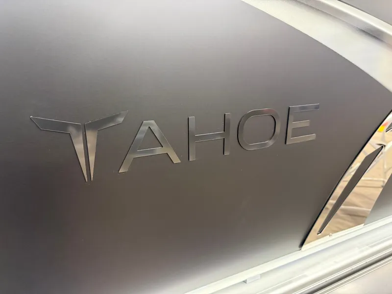 Slide: The Image of Tahoe LTZ 2385 Swingback (VRB) Tritoon & Honda 4-Stroke EFI 2026 - 41