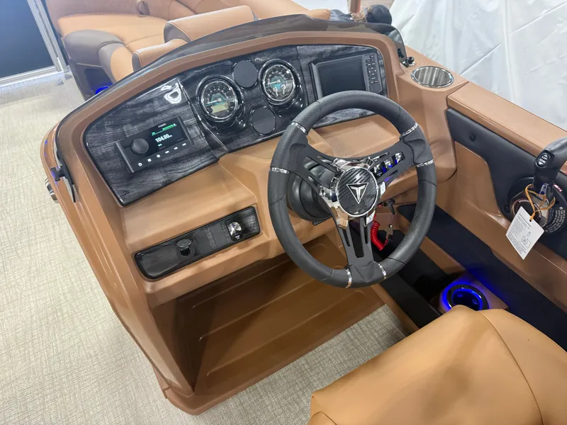 Slide: The Image of Tahoe LTZ 200HP VRB 2385 Swingback Tritoon 2026 - 11