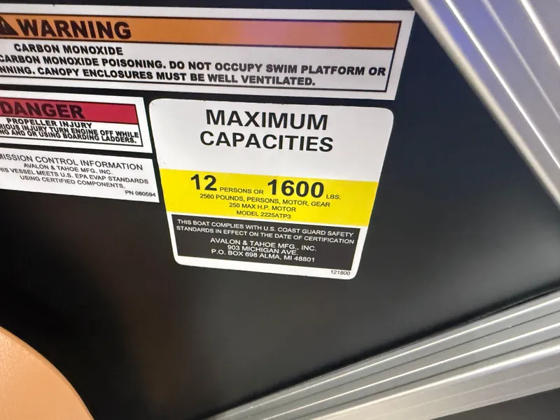 Slide: The Image of Tahoe LTZ 200HP VRB 2385 Swingback Tritoon 2026 - 16