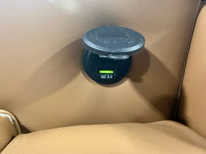 Slide: The Image of Tahoe LTZ 200HP VRB 2385 Swingback Tritoon 2026 - 25