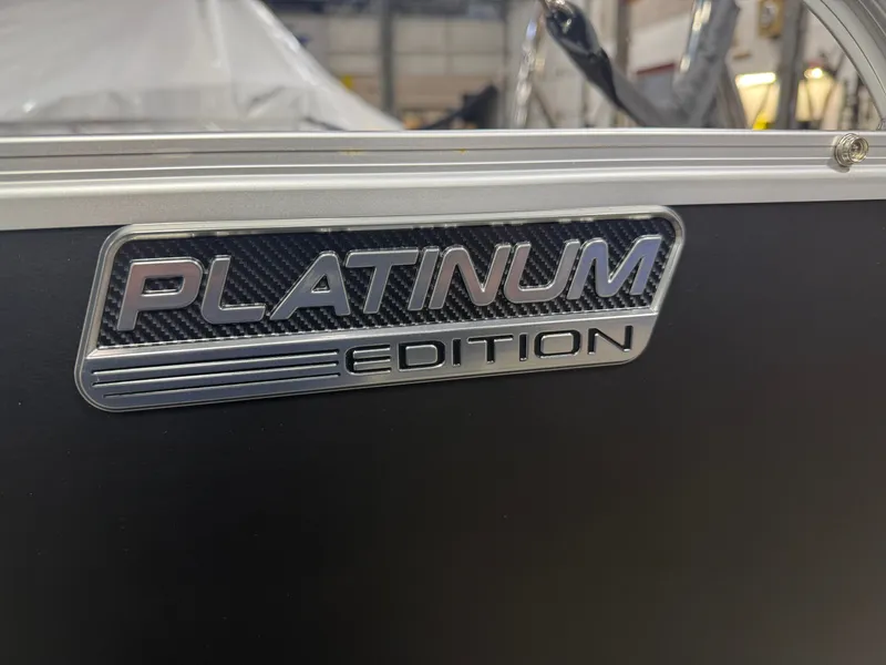 Slide: The Image of Tahoe LTZ 200HP VRB 2385 Swingback Tritoon 2026 - 42