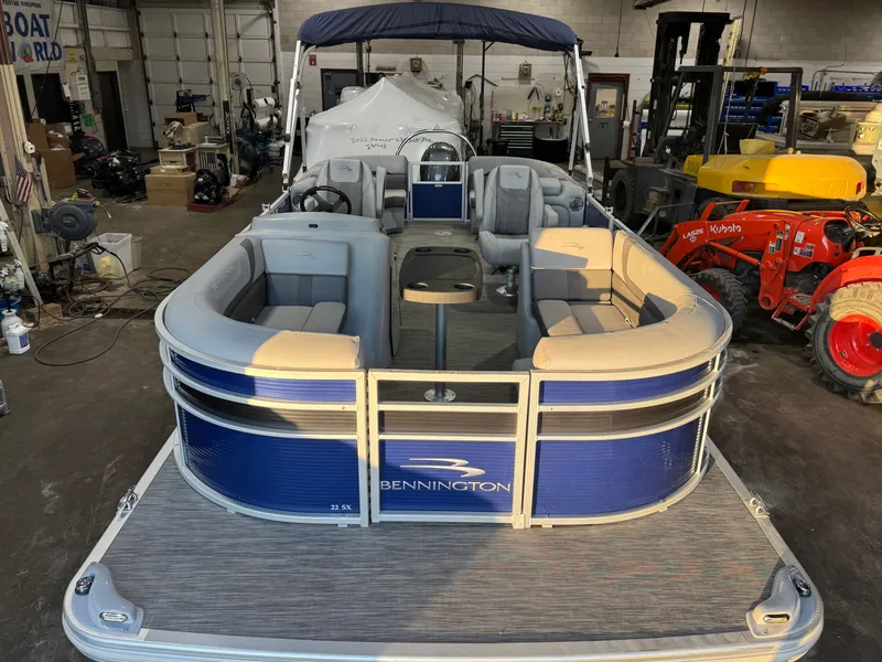 Slide: The Image of Bennington 22 SX Pontoon 2021 - 10