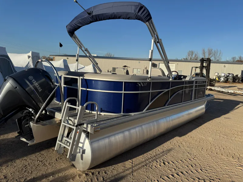 Slide: The Image of Bennington 22 SX Pontoon 2021 - 48