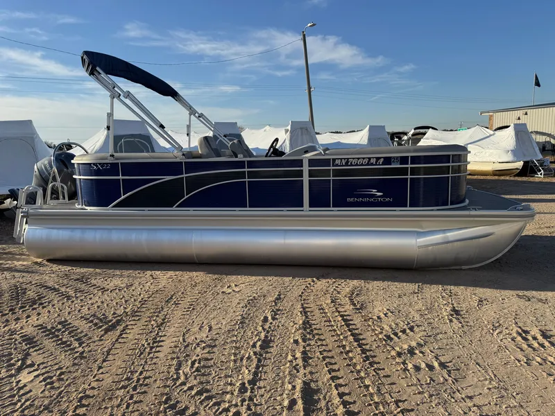 Slide: The Image of Bennington 22 SX Pontoon 2021 - 53