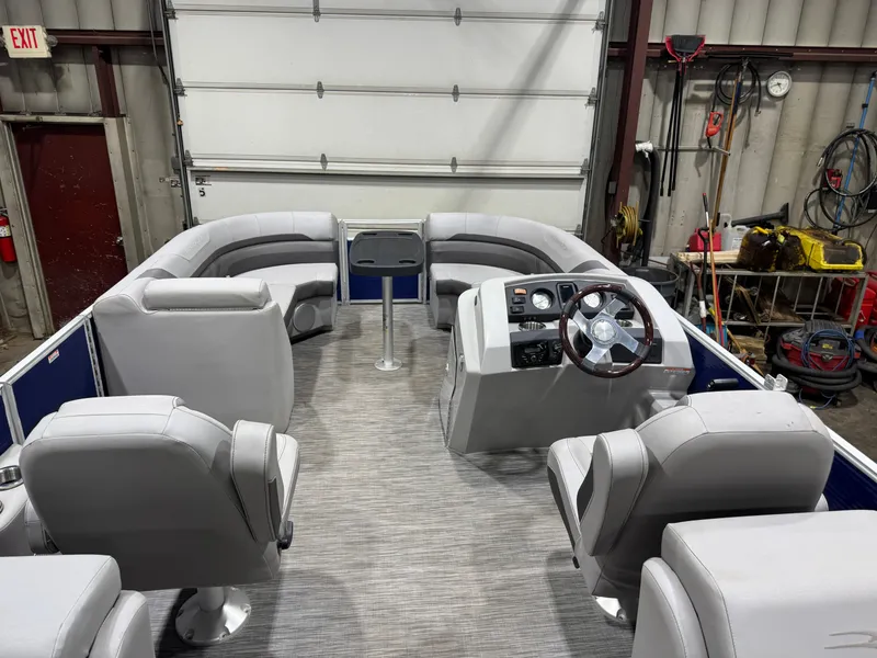 Slide: The Image of Bennington 22 SX Pontoon 2021 - 6