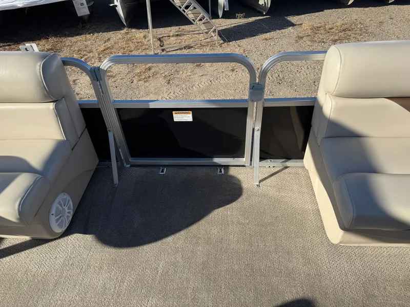 Slide: The Image of SunChaser Oasis 820 Pontoon 2012 - 11