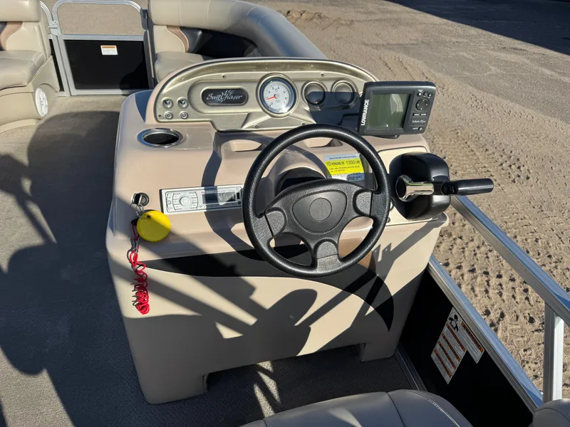 Slide: The Image of SunChaser Oasis 820 Pontoon 2012 - 19