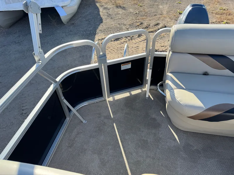 Slide: The Image of SunChaser Oasis 820 Pontoon 2012 - 33