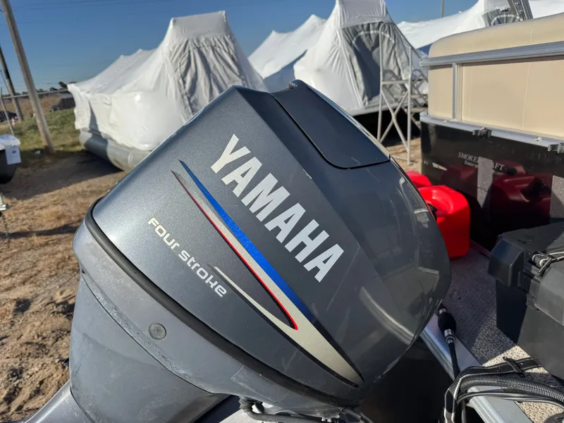 Slide: The Image of SunChaser Oasis 820 Pontoon 2012 - 51