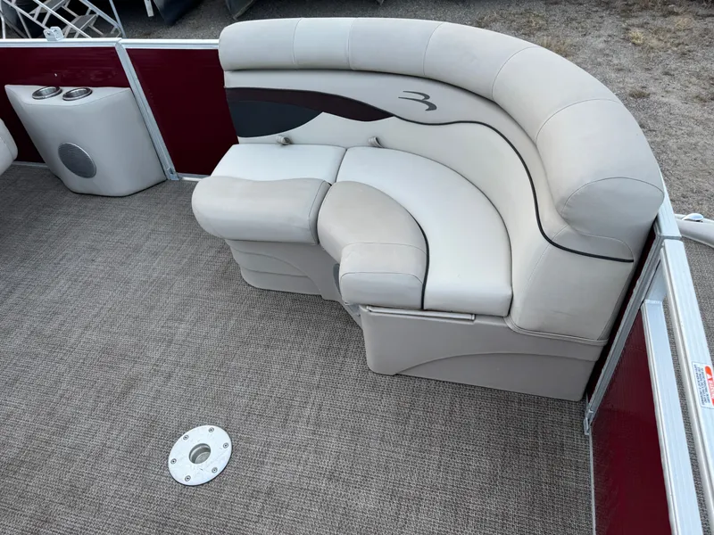 Slide: The Image of Bennington 21 SX Pontoon 2019 - 12