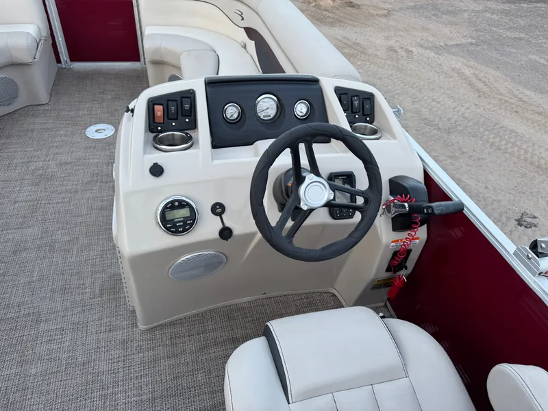 Slide: The Image of Bennington 21 SX Pontoon 2019 - 18