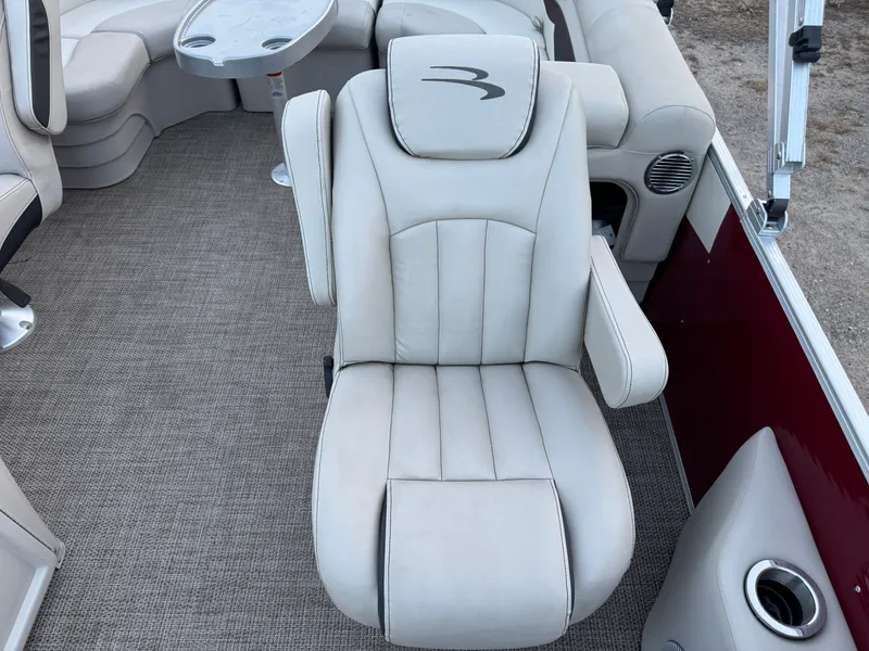 Slide: The Image of Bennington 21 SX Pontoon 2019 - 27