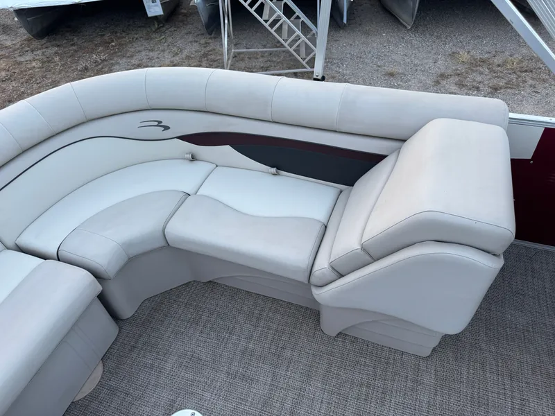 Slide: The Image of Bennington 21 SX Pontoon 2019 - 33