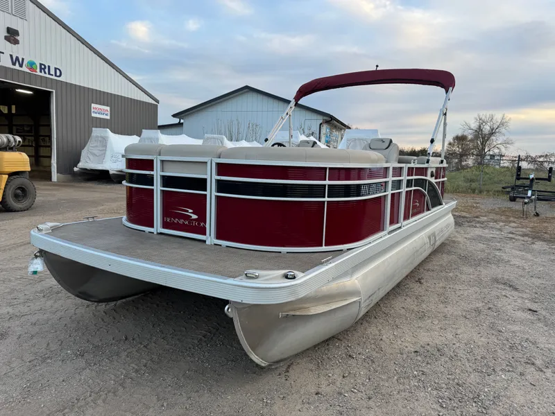 Slide: The Image of Bennington 21 SX Pontoon 2019 - 41