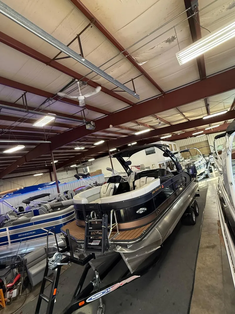 Slide: The Image of Manitou LX 23 Rear Facing X-treme Windshield (RFXW) Duel 2024 - 10