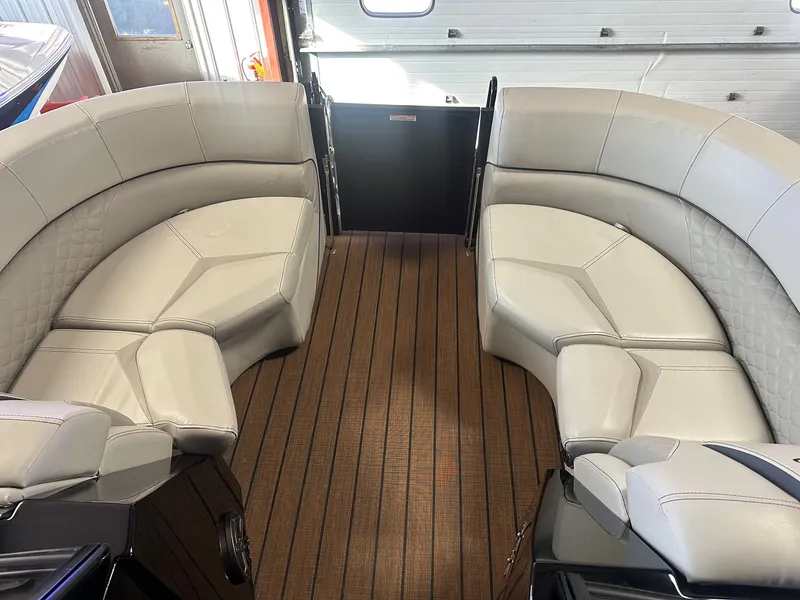 Slide: The Image of Manitou LX 23 Rear Facing X-treme Windshield (RFXW) Duel 2024 - 15