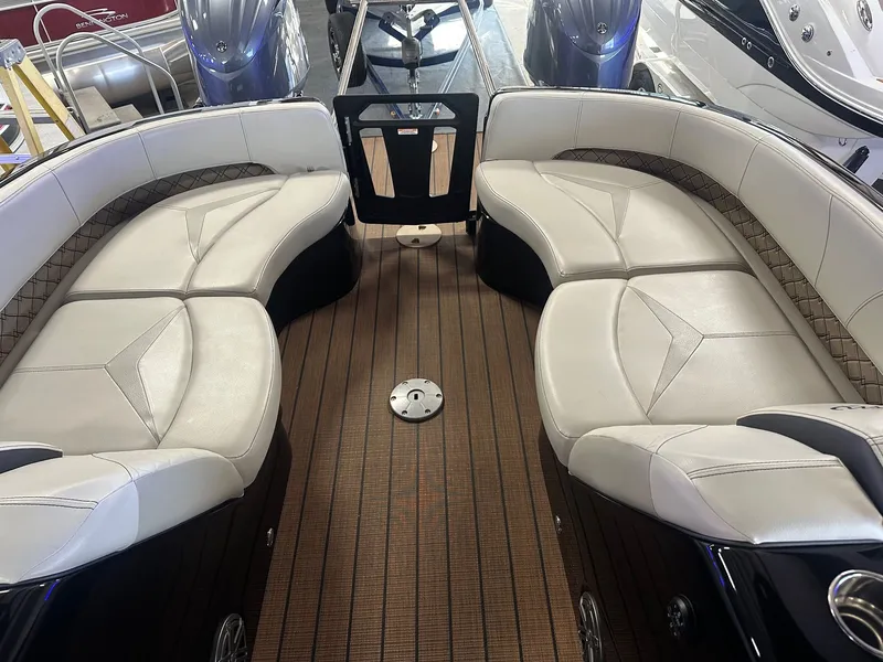 Slide: The Image of Manitou LX 23 Rear Facing X-treme Windshield (RFXW) Duel 2024 - 17