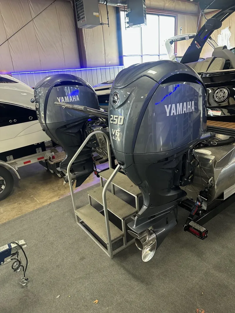 Slide: The Image of Manitou LX 23 Rear Facing X-treme Windshield (RFXW) Duel 2024 - 3