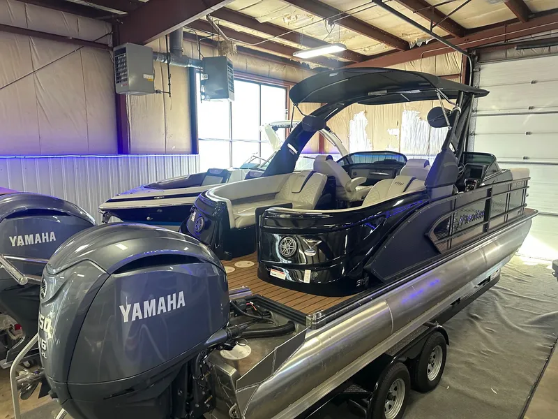 Slide: The Image of Manitou LX 23 Rear Facing X-treme Windshield (RFXW) Duel 2024 - 4