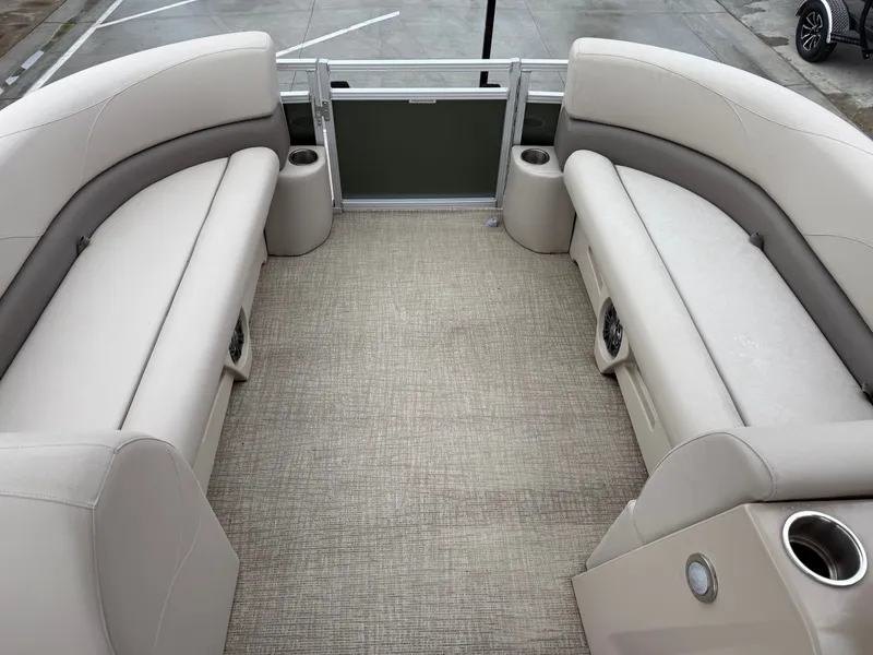 Slide: The Image of Avalon GS Cruise II 19' w/ Yamaha 90HP Fourstroke! 2022 - 11