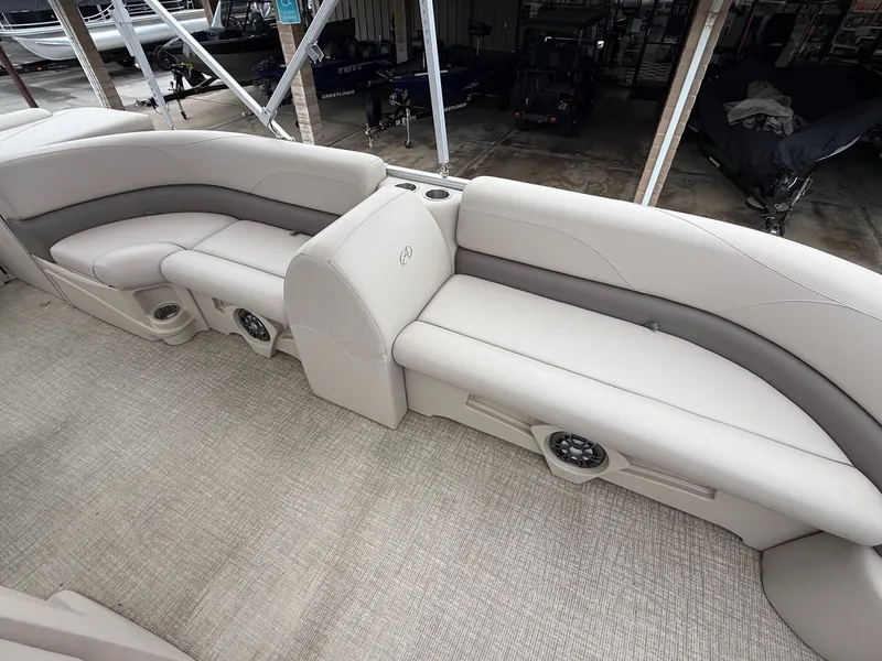Slide: The Image of Avalon GS Cruise II 19' w/ Yamaha 90HP Fourstroke! 2022 - 12