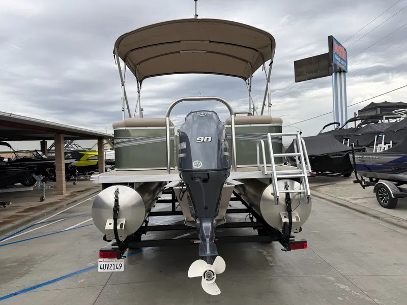 Slide: The Image of Avalon GS Cruise II 19' w/ Yamaha 90HP Fourstroke! 2022 - 13