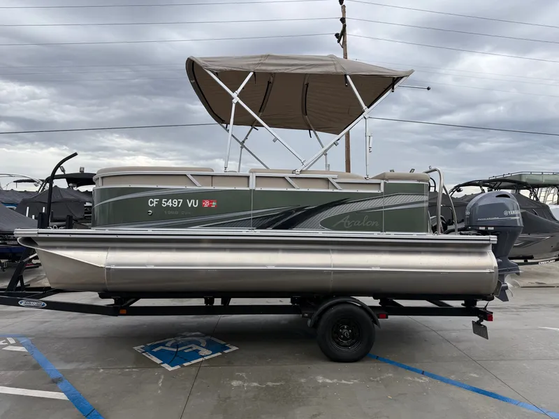 Slide: The Image of Avalon GS Cruise II 19' w/ Yamaha 90HP Fourstroke! 2022 - 14