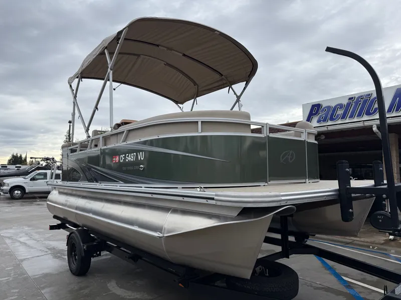 Slide: The Image of Avalon GS Cruise II 19' w/ Yamaha 90HP Fourstroke! 2022 - 2