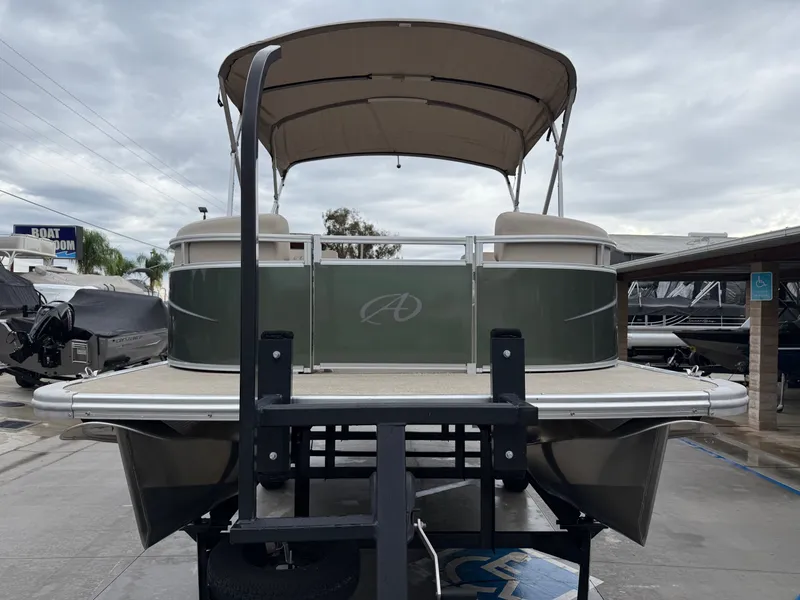 Slide: The Image of Avalon GS Cruise II 19' w/ Yamaha 90HP Fourstroke! 2022 - 3